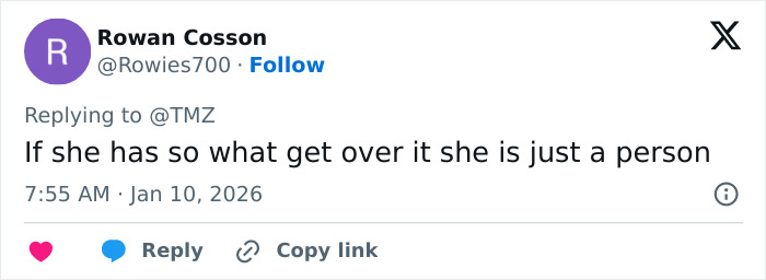 "Hand Her A Mirror": Kendall Jenner Draws Scrutiny After Denying Plastic Surgery Rumors "Hand Her A Mirror": Kendall Jenner Draws Scrutiny After Denying Plastic Surgery Rumors