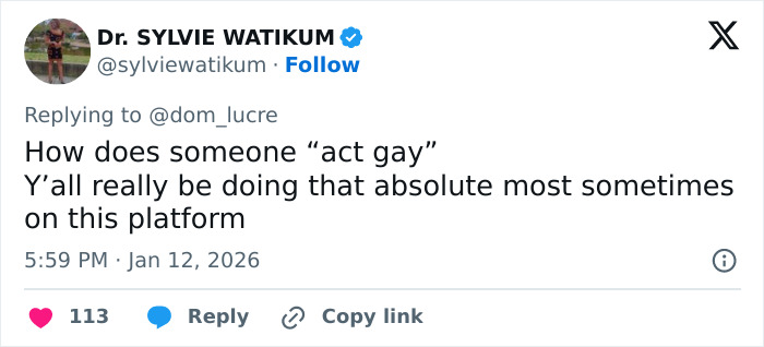 Screenshot of a tweet discussing a viral sassy Golden Globes exchange involving Leonardo DiCaprio and lip reading theories.