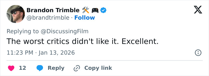 Screenshot of a social media reply discussing mixed opinions on A Knight Of The Seven Kingdoms Rotten Tomatoes rating.