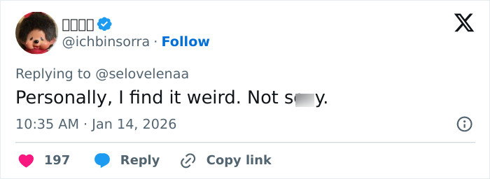 Tweet response discussing Kylie Jenner&rsquo;s weird Golden Globes seat photo sparking a heated online debate.