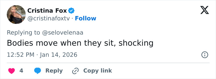 Tweet by Cristina Fox replying to a comment about Kylie Jenner&rsquo;s weird Golden Globes seat photo sparking debate online.