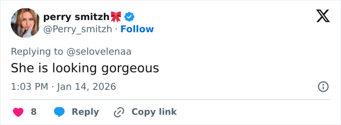 Screenshot of a Twitter reply praising Kylie Jenner&rsquo;s appearance amid debate over her Golden Globes seat photo.