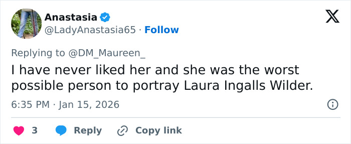 Screenshot of a tweet criticizing Melissa Gilbert&rsquo;s portrayal of Laura Ingalls Wilder amid Instagram fridge tour controversy.