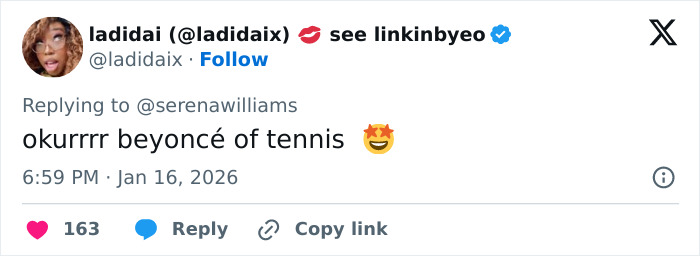 Serena Williams performing a viral jaw-dropping tennis move, showcasing incredible kneeing agility on the court.