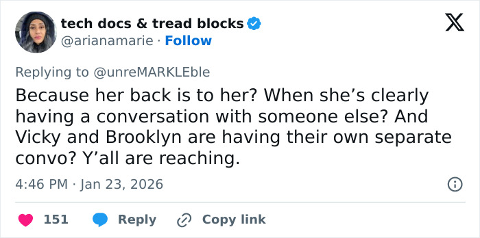 Screenshot of a Twitter reply discussing the tense exchange and feud between Victoria Beckham and Nicola Peltz.