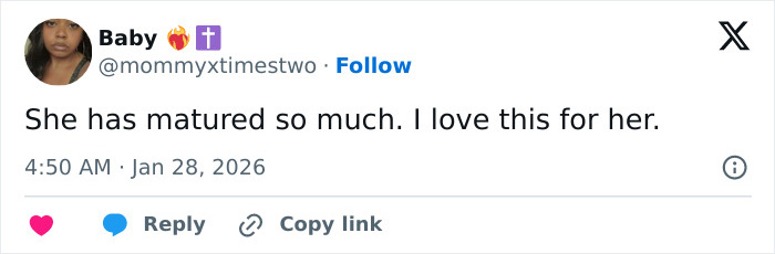 Tweet from user Baby expressing support and admiration for JoJo Siwa&rsquo;s massive transformation and maturity.