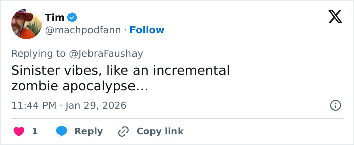 Screenshot of a tweet expressing concern over the extremely skinny look of Ryan Seacrest&rsquo;s face trending in Hollywood.