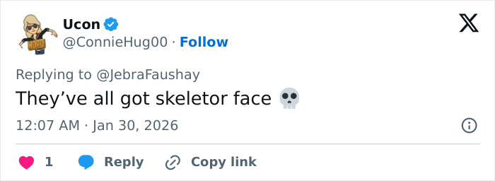 Tweet discussing Ryan Seacrest&rsquo;s extremely skinny face look and concerns about the growing Hollywood trend.