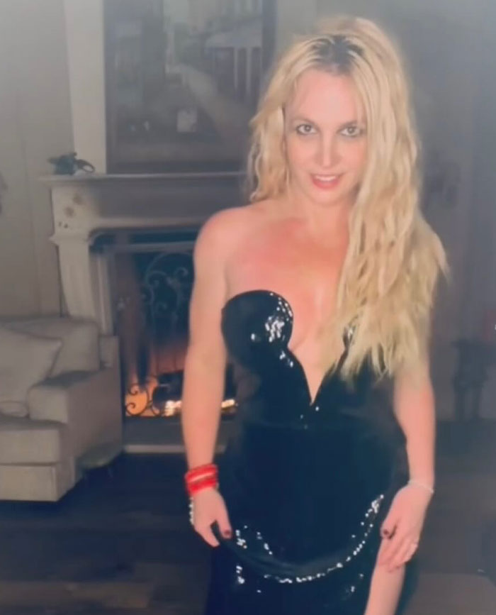 &ldquo;A Shame&rdquo;: Britney Spears Suffers Wardrobe Disaster In Sheer Bodysuit While Twerking To Cardi B