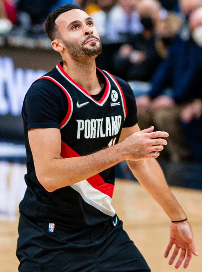 Basketball Player Larry Nance Jr., 33