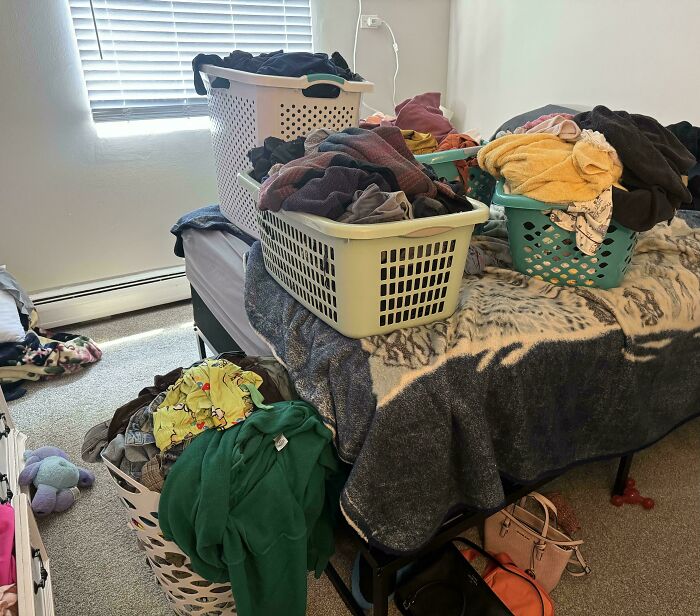 "Showers In Boiling Water": 46 Quirky And Funny Female Habits That Surprise Men The Most