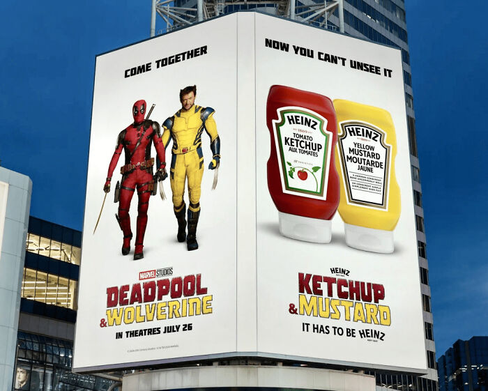 Publicidad impresa creativa y divertida con Deadpool, Wolverine y condimentos Heinz en un anuncio urbano llamativo.