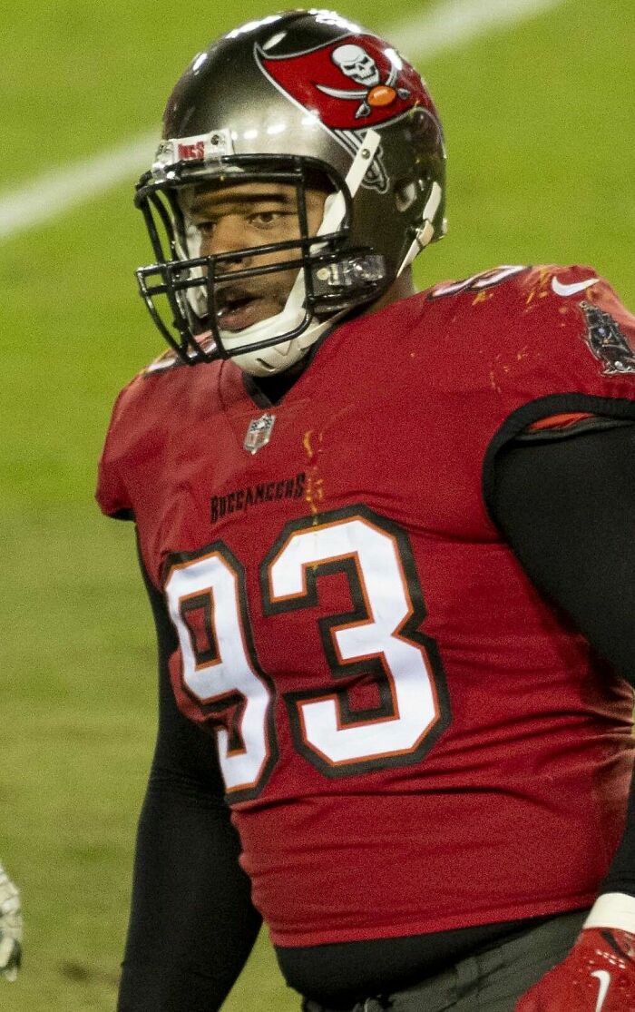 American Football Player Ndamukong Suh, 39