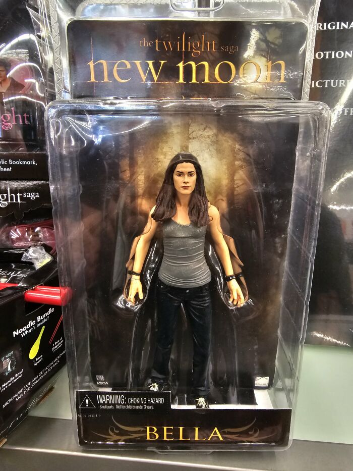 Bella doll from Twilight New Moon in packaging, example of offensively ugly celebrity dolls in a viral collection.