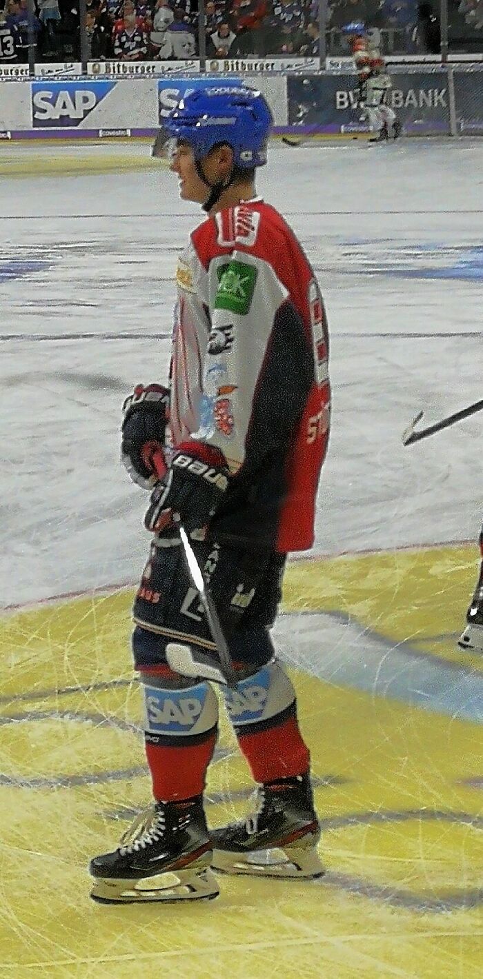 Ice Hockey Player Tim Stützle, 24