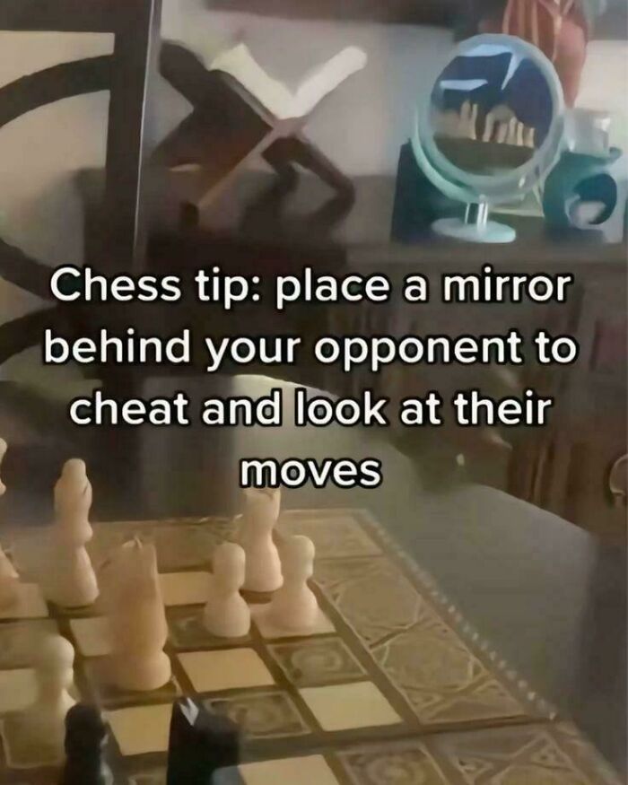 Funny screenshot of a chess tip advising to use a mirror behind your opponent to cheat and see their moves.