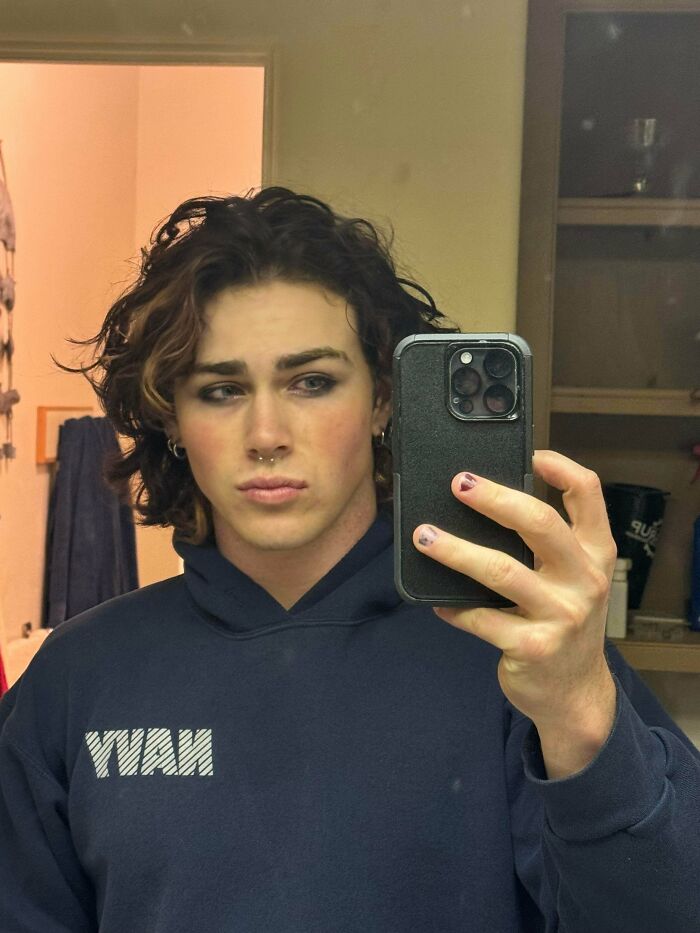 I’m Trying To Grow My Hair, Should I Shape It