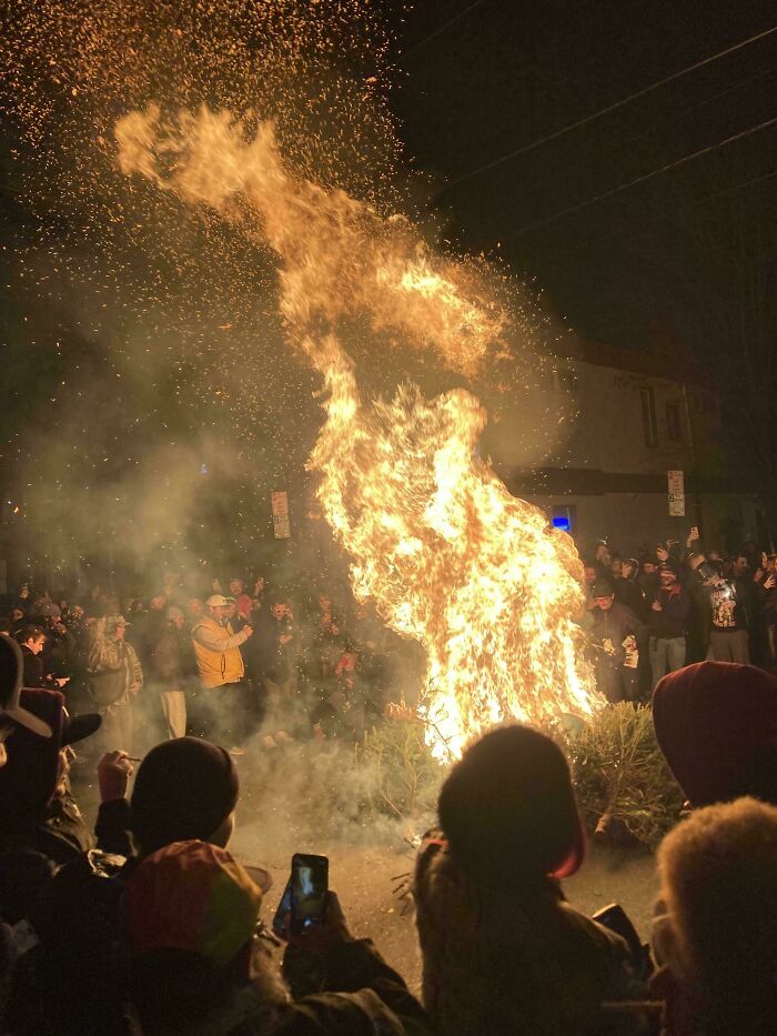 The Annual Christmas Tree Burning In South Philadelphia