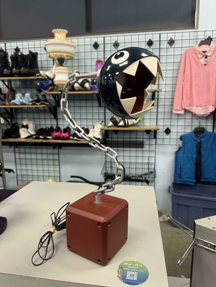 A Chain Chomp lamp from Mario at a thrift store. Someone hit the jackpot finding this gaming collectible.
