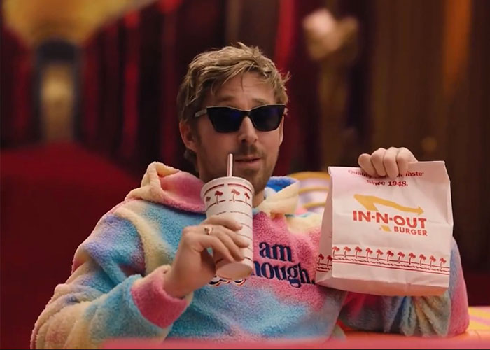 Fans Appalled By The Food At Critics Choice Awards After Star Brutally Calls It Out On Stage Fans Appalled By The Food At Critics Choice Awards After Star Brutally Calls It Out On Stage