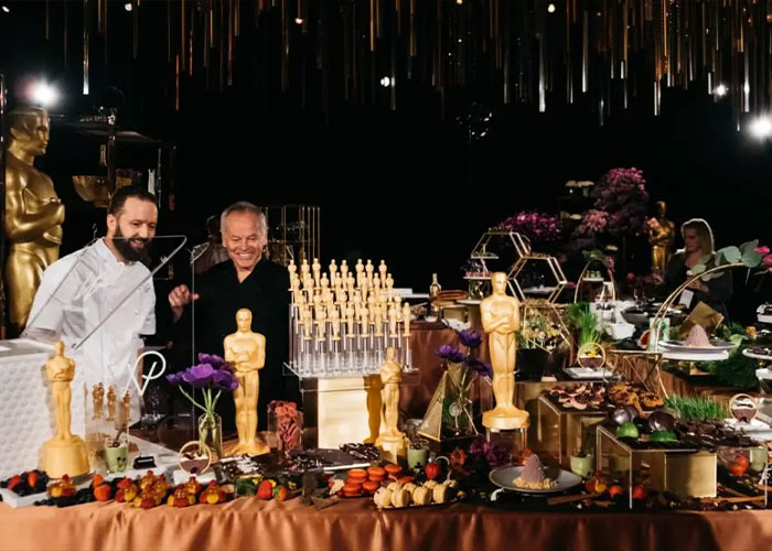 Fans Appalled By The Food At Critics Choice Awards After Star Brutally Calls It Out On Stage Fans Appalled By The Food At Critics Choice Awards After Star Brutally Calls It Out On Stage