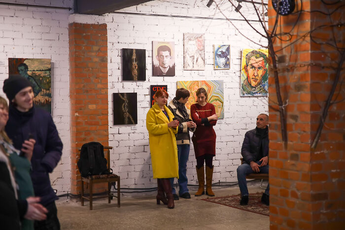 90 Minutes For Creativity: Being An Artist In A Frontline City