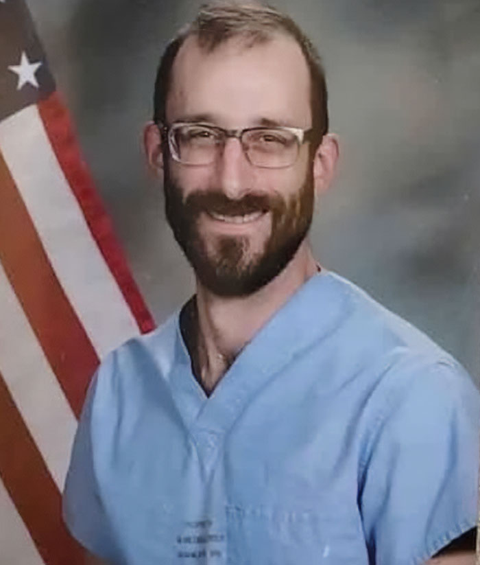 &ldquo;The Government Doesn&rsquo;t Care About Us&rdquo;: Alex Pretti&rsquo;s Parents Learned His Fate From A Reporter