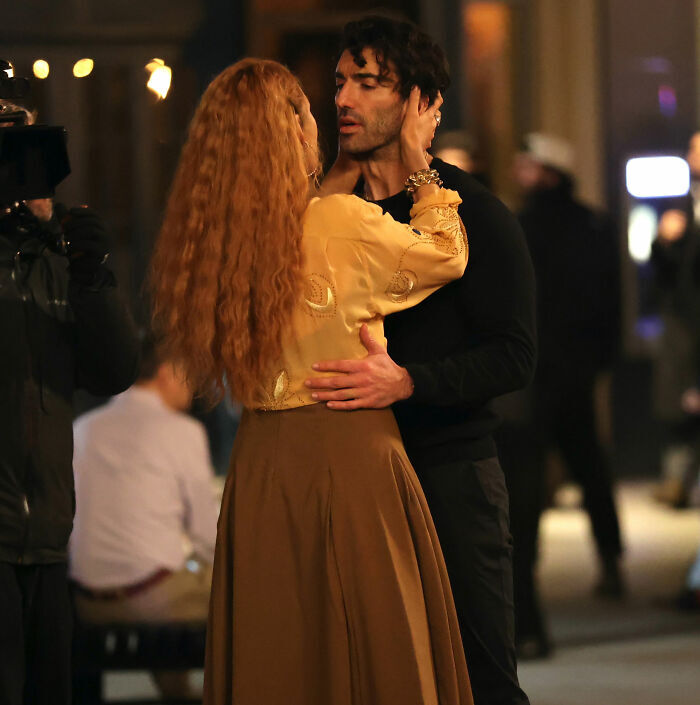 “Keep This Between Us”: Leaked 4-Minute Audio Bombshell Puts Blake Lively In A Bad Spot With Fans - 1