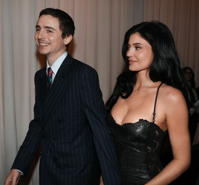 Timoth&eacute;e Chalamet and Kylie Jenner at an event, highlighting Kylie&rsquo;s BBL as video goes viral online.