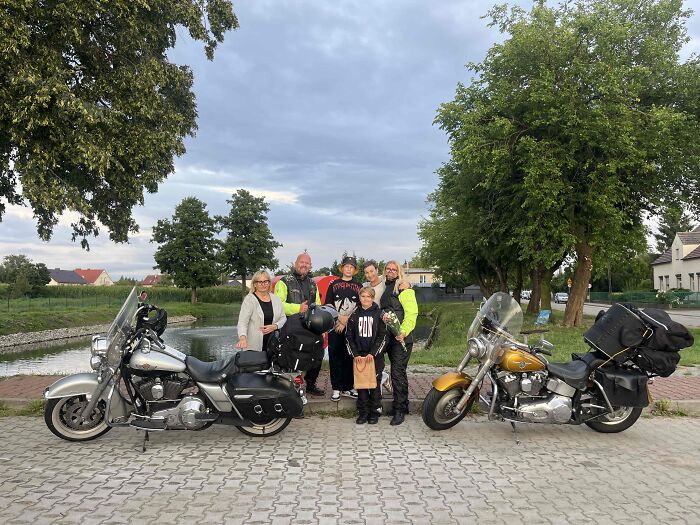 A Family Road Trip, Two Old Harleys, And 8,500 KM Of Hope For A 15-Year-Old With Cancer A Family Road Trip, Two Old Harleys, And 8,500 KM Of Hope For A 15-Year-Old With Cancer