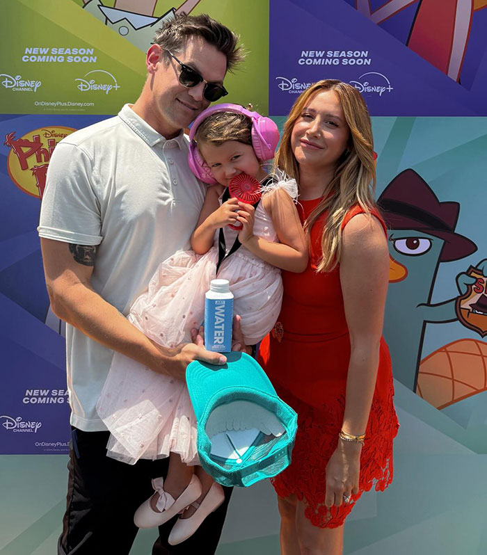 "Keep Making Her Point": Support For Ashley Tisdale After Hilary Duff's Husband's Brutal Post