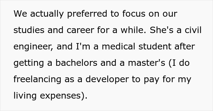 Text excerpt explaining a couple focusing on their studies and career amid parents threatening disinheritance over having kids.