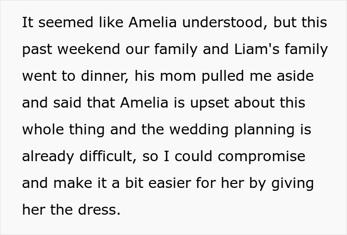 Mom clings to daughter’s wedding dress amid family tension, older daughter upset over dress handover conflict. Mom clings to daughter’s wedding dress amid family tension, older daughter upset over dress handover conflict.