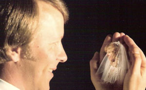 73 Wedding Photos That Are So Wrong They Became Legendary