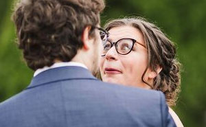 73 Wedding Photos That Are So Wrong They Became Legendary