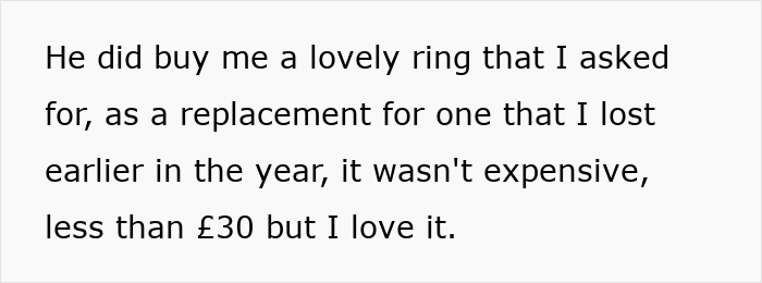 Text showing a woman feeling bad for being ungrateful for gifts from her husband, people agree his gifts are abhorrent.