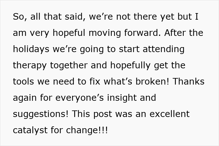 Screenshot of a message about therapy, man suspects wife and notices red flags as she spends time with lesbian bestie