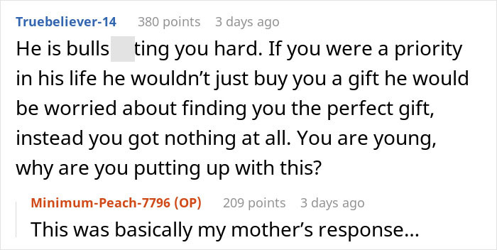 Reddit comment criticizing a man who fails to buy Christmas presents for his girlfriend, sparking discussion about priorities.