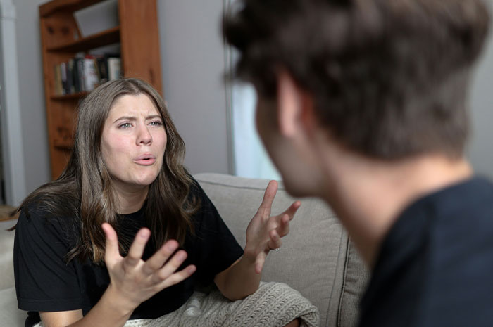 “Nothing More Manly Than Being Afraid Of A Girly Car”: Guy Demands Sister Change Her Car, Gets A Reality Check “Nothing More Manly Than Being Afraid Of A Girly Car”: Guy Demands Sister Change Her Car, Gets A Reality Check