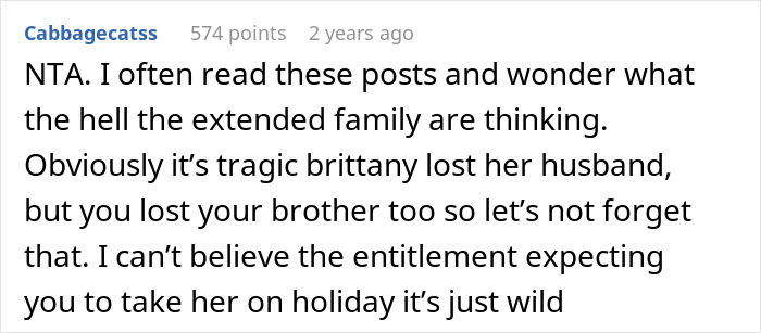 Comment discussing a woman demanding her friend kick her husband out of a romantic getaway so she could come instead.
