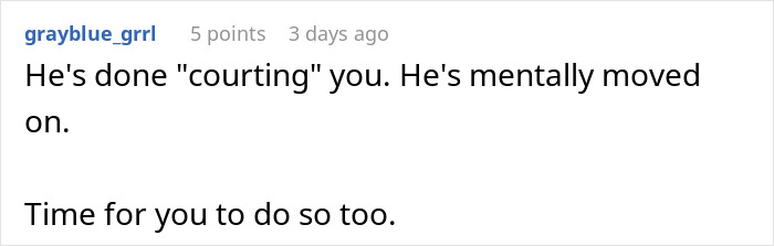 Screenshot of a Reddit comment discussing a man who fails to buy his girlfriend Christmas presents and claims the holiday surprised him.