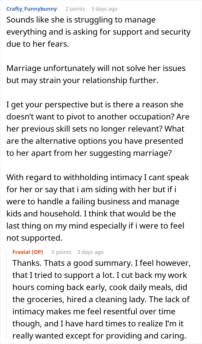 Reddit screenshot about a man feels like his GF&rsquo;s ATM, users debating marriage, support and resentment