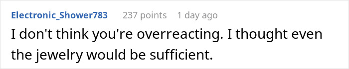 Comment from user Electronic_Shower783 expressing sympathy, mentioning jewelry and engagement hold late boyfriends ashes.