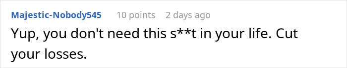 Comment on online forum discussing fianc&eacute;e&rsquo;s obsession with her bully affecting relationships, cautioning to cut losses.