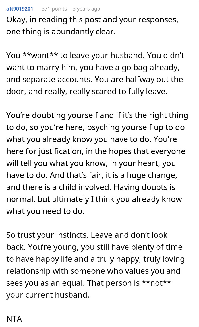 Text post about a working wife doubting leaving her man-child husband who criticizes everything she does. - 17