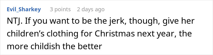 Commenter Evil_Sharkey discussing a woman stealing a 5-year-old niece&rsquo;s skirt and lying when caught red-handed.