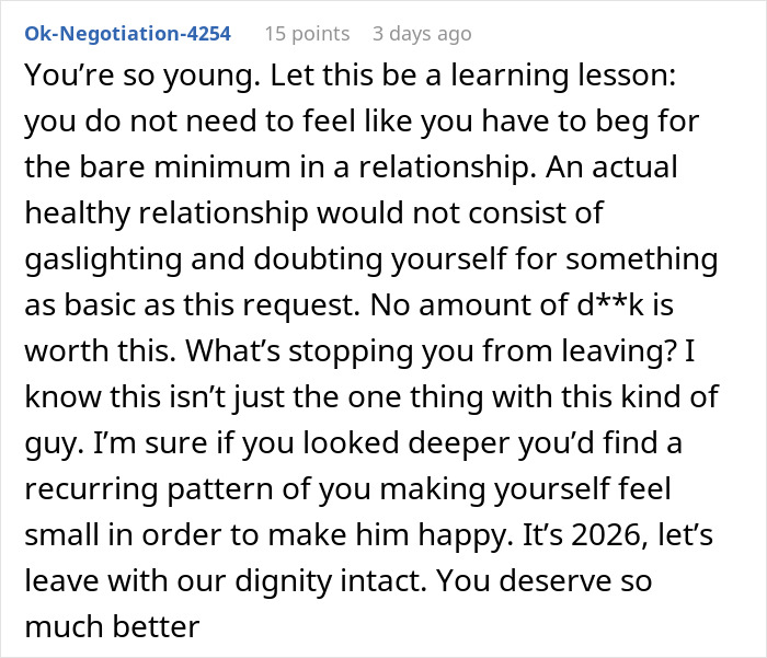 Comment advising a young woman to leave an unhealthy relationship with a man who fails to buy Christmas presents.