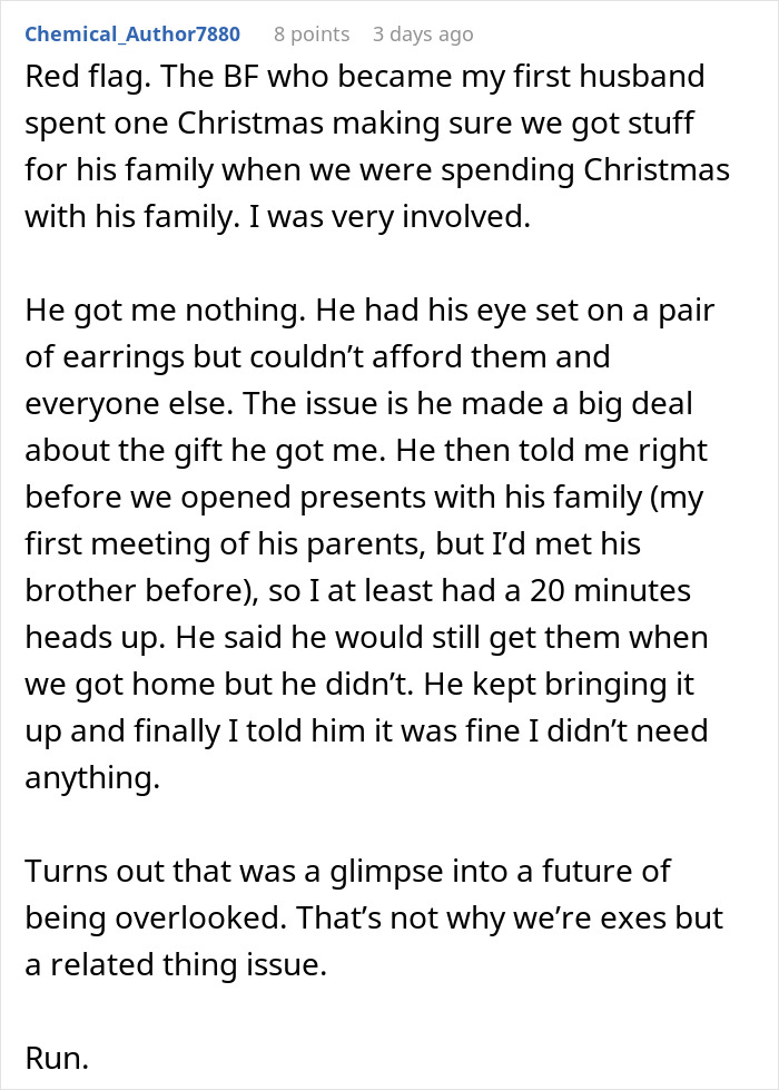Screenshot of a Reddit comment describing a man who fails to buy Christmas presents and blames the holiday sneaking up on him.