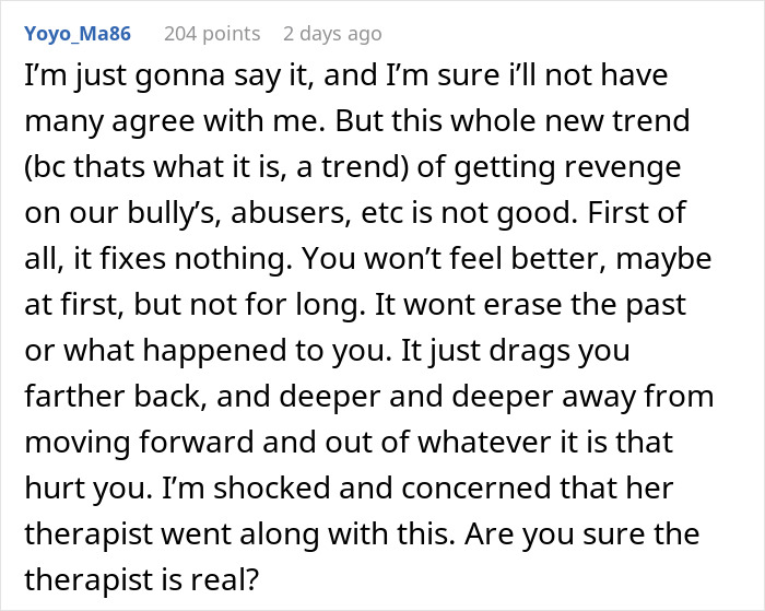 Comment discussing negative impacts of a fianc&eacute;e&rsquo;s obsession with her bully and concerns about therapy advice.