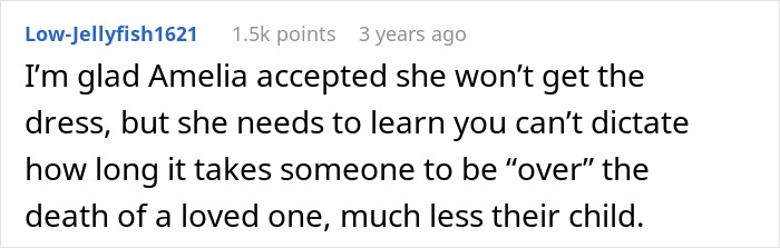 Comment discussing the mom clinging to daughter’s wedding dress after losing her and older daughter upset mom won’t hand it over. Comment discussing the mom clinging to daughter’s wedding dress after losing her and older daughter upset mom won’t hand it over.
